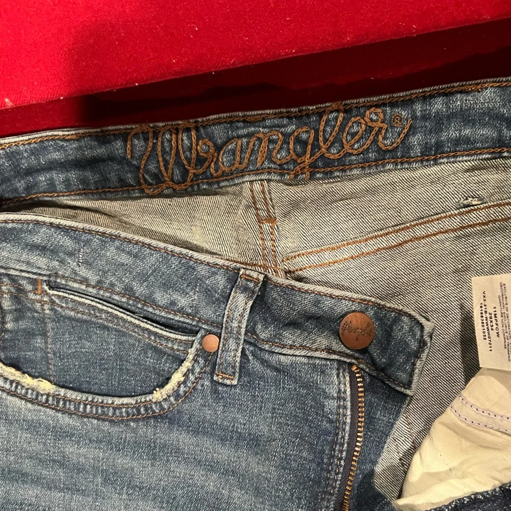 Wrangler Jeans - Picture 4 of 6